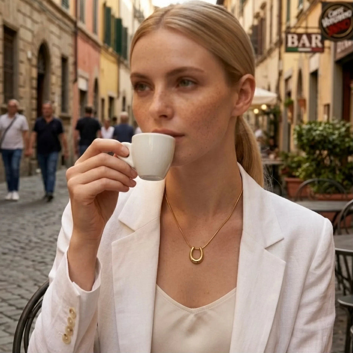 Collana a ferro di cavallo