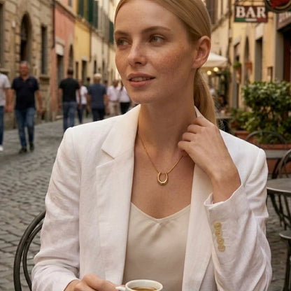 Collana a ferro di cavallo