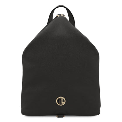 Vista frontale of nero Dublin zaino in morbida pelle italiana con accessori metallici color oro e a placca logo rotonda.