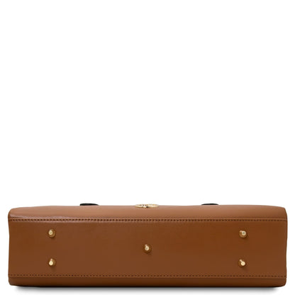 Eclaire - East-West Leather Shoulder Bag | TL142581