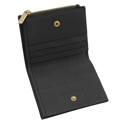 Nero leather men's wallet aperta per mostrare scomparti per carte e a tasca con zip hemade in Italy.