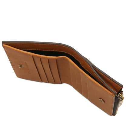 Marrone Tuscany Leather wallet con multiple scomparti per carte opened to show interior compartments e side zipper.