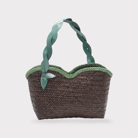 Léafa - Hewoven Leather Shoulder Bag | Verde & Caffè featuring a woven dark marrone body con scalloped verde trim e twisted verde leather heles