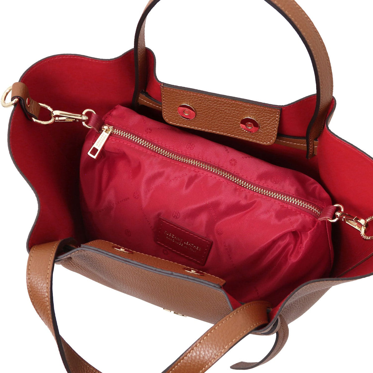 Legame – shopping bag in pelle italiana – Large | TL142481 in pelle marrone martellata con pouch interno in tessuto rosso e dettagli dorati su sfondo bianco