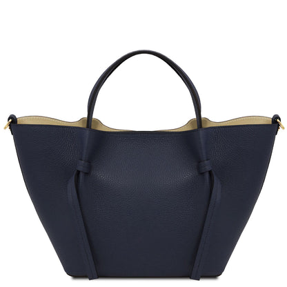 Legame – shopping bag in pelle italiana – Large | TL142481 in pelle blu navy martellata con due manici superiori e fodera interna beige su sfondo bianco