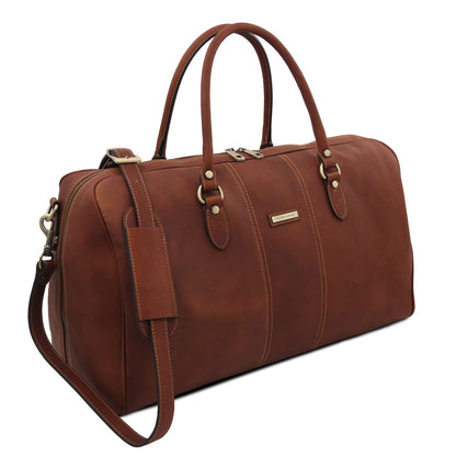 Lisbona large travel leather duffle bag in brown with dos asas superiores and correa de hombro extraíble vista frontal