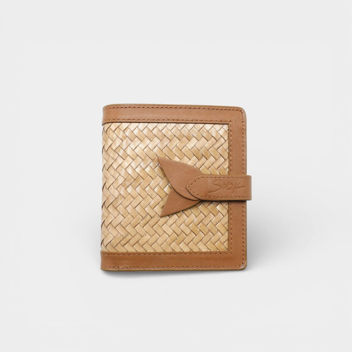 Lumi - Handwoven Leather Wallet | Castanho & Taupe with woven textured leather and smooth brown leather trim secured by a tab closure