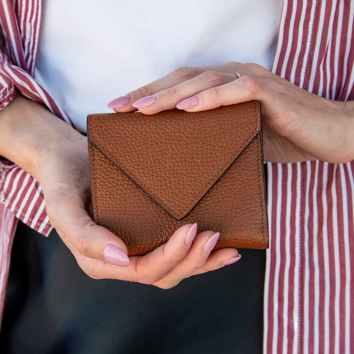 Mail - Exclusive leather wallet