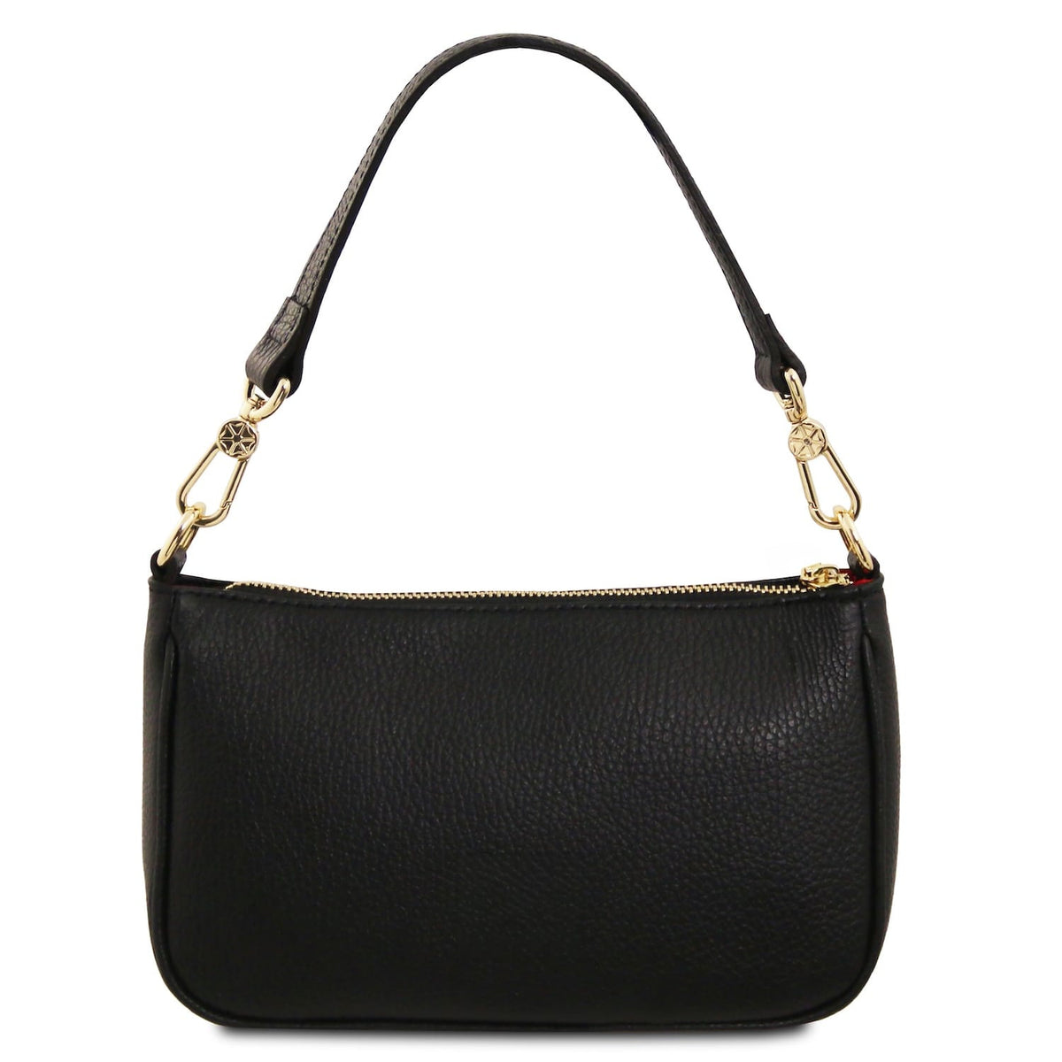 Parfait nero leather clutch con texturosso grain, accessori metallici color oro e detachable chain strap.