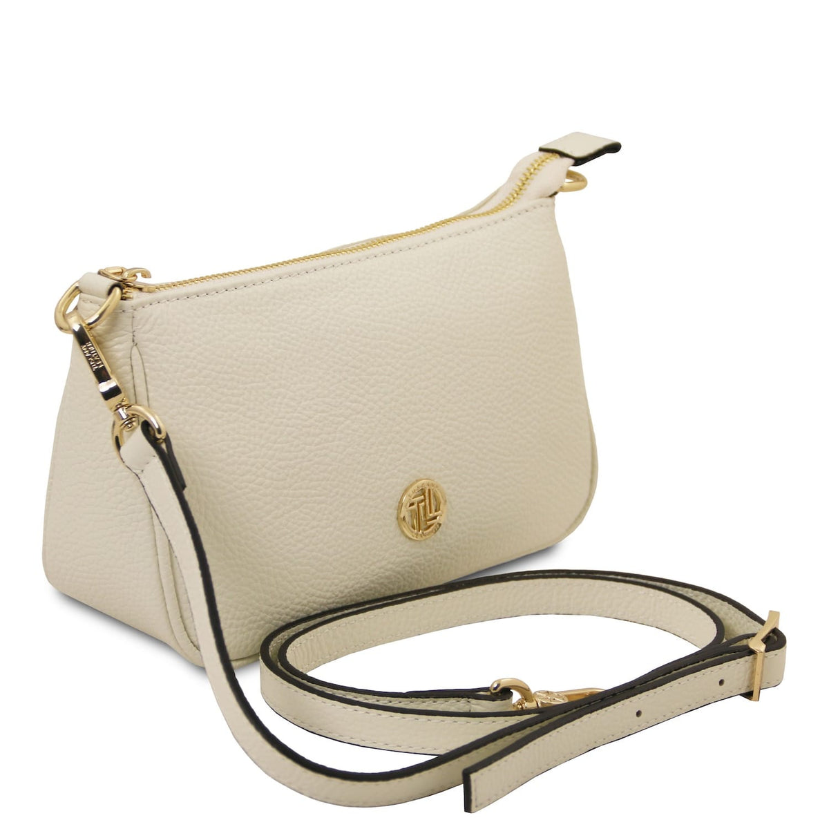 Beige pelle martellata clutch con zip color oro e circular placca logo color oro.