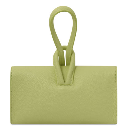Lime green leather foldover clutch with a double loop handvat