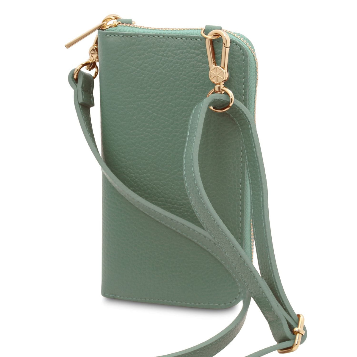 Verde azulado green leather cartera para móvil with correa cruzada larga and herrajes dorados from a rear angle