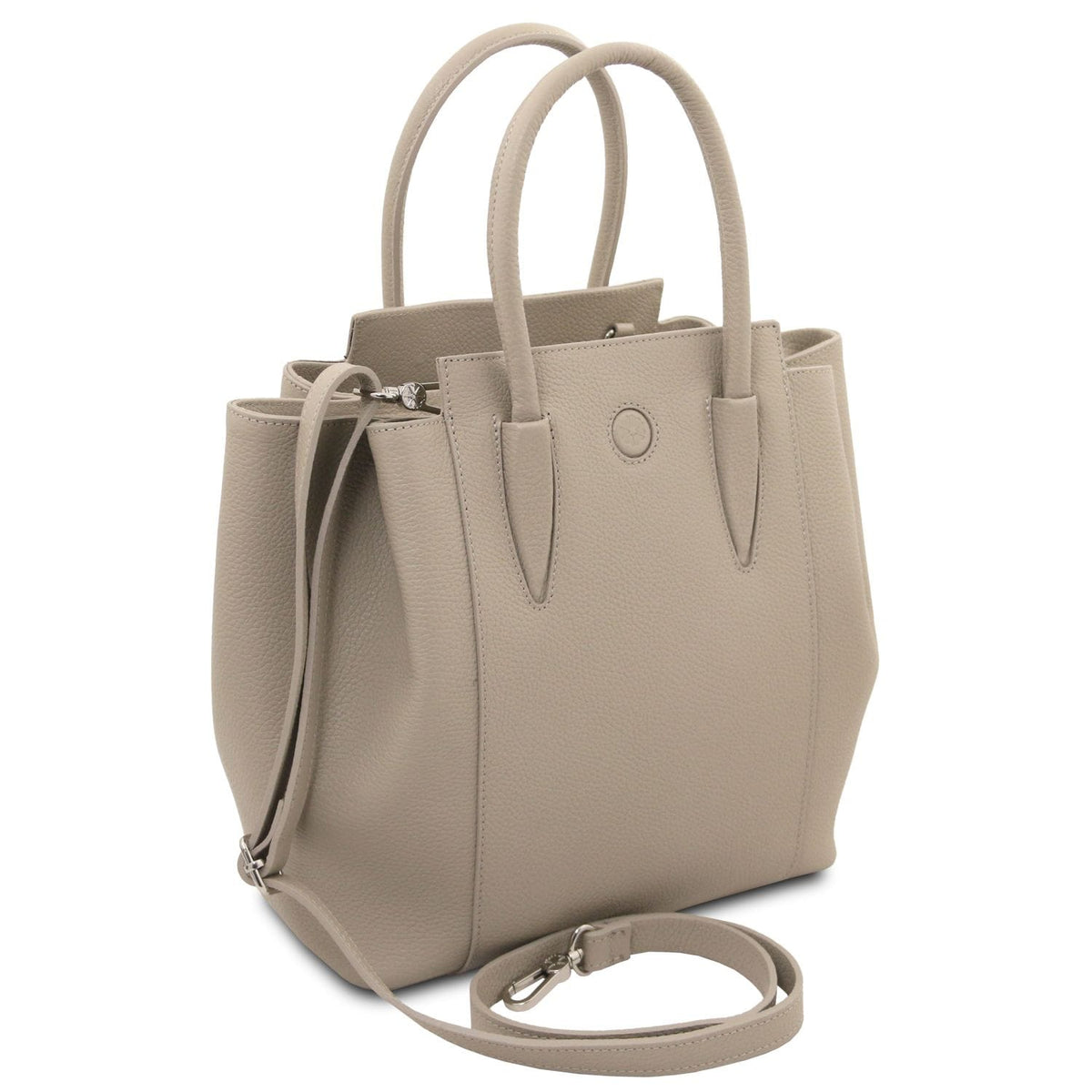 Beige Borsa in pelle italiana con texture martellata, double heles, e tracolla removibile, showcasing clean design minimalista.