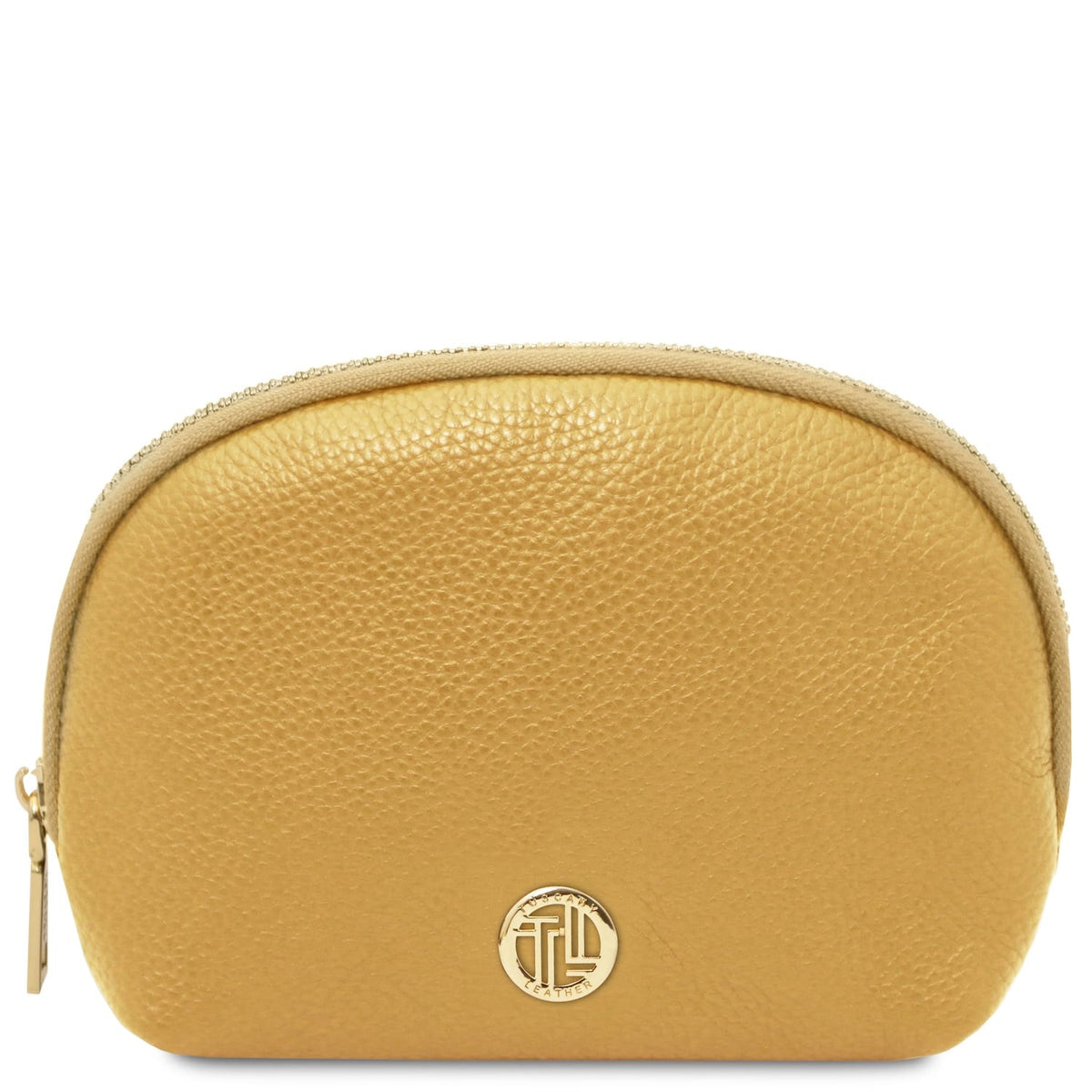 Soft yellow leather toiletry case con texture martellata e curved top zipper closure, featuring subtle accessori metallici color oro detail.
