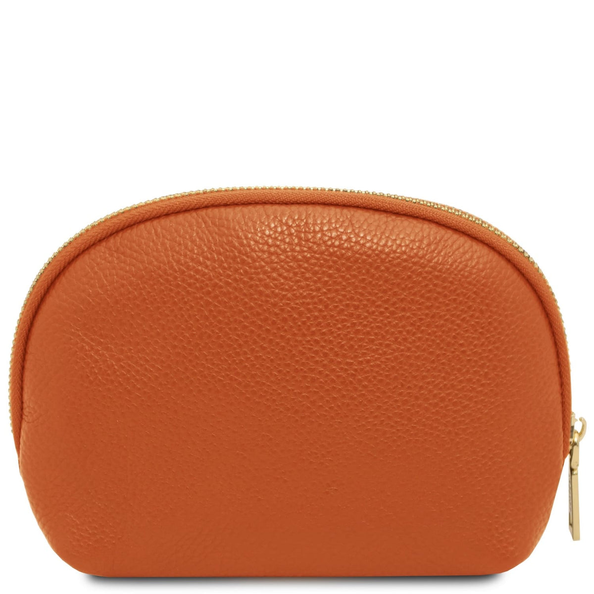 Compact rounded toiletry case in texturosso cuoio Italian leather con gold-tone zipper closure e finitura liscia.