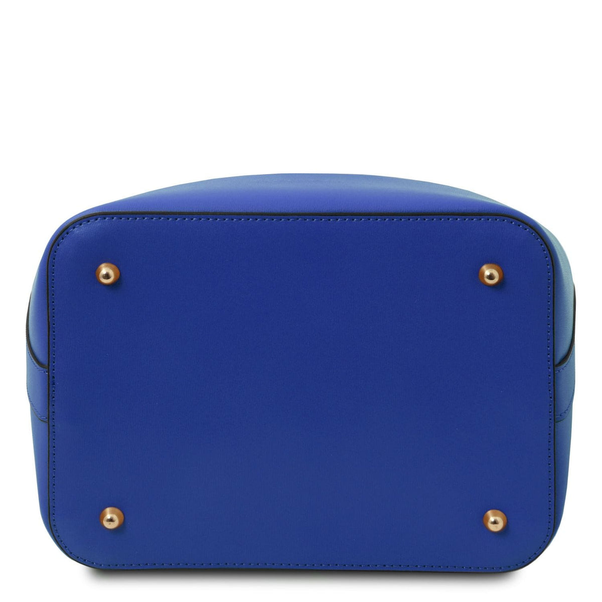 Vista dal basso of blu Vittoria bucket bag con four gold-tone feet